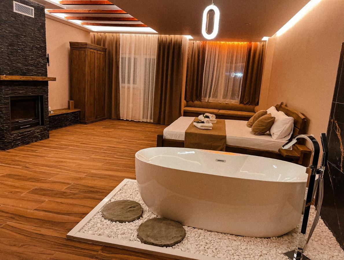 Vila Alpini Razem ภายนอก รูปภาพ