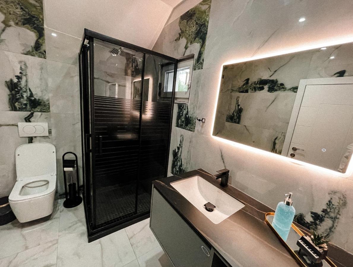 Vila Alpini Razem ภายนอก รูปภาพ