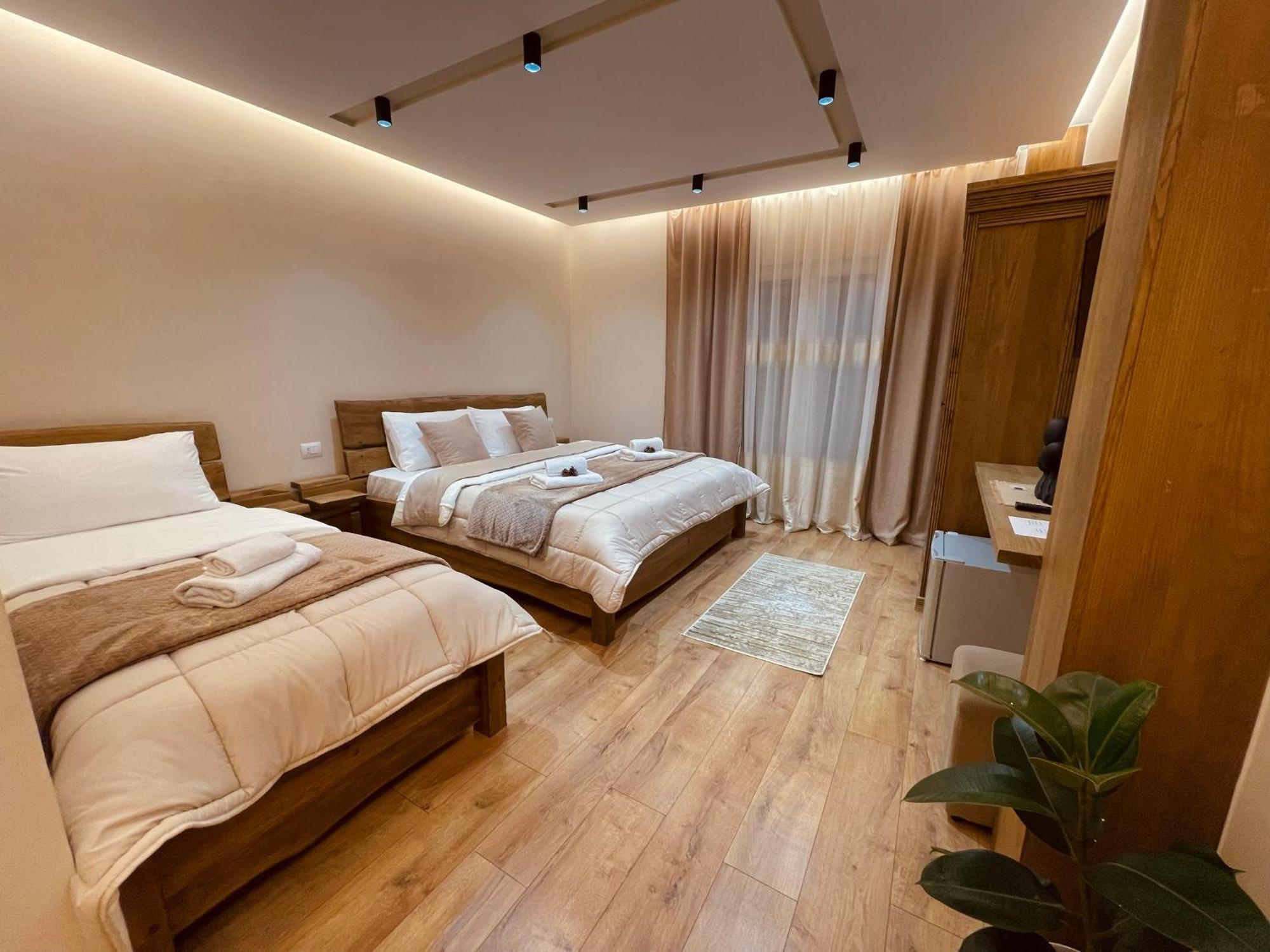 Vila Alpini Razem ภายนอก รูปภาพ