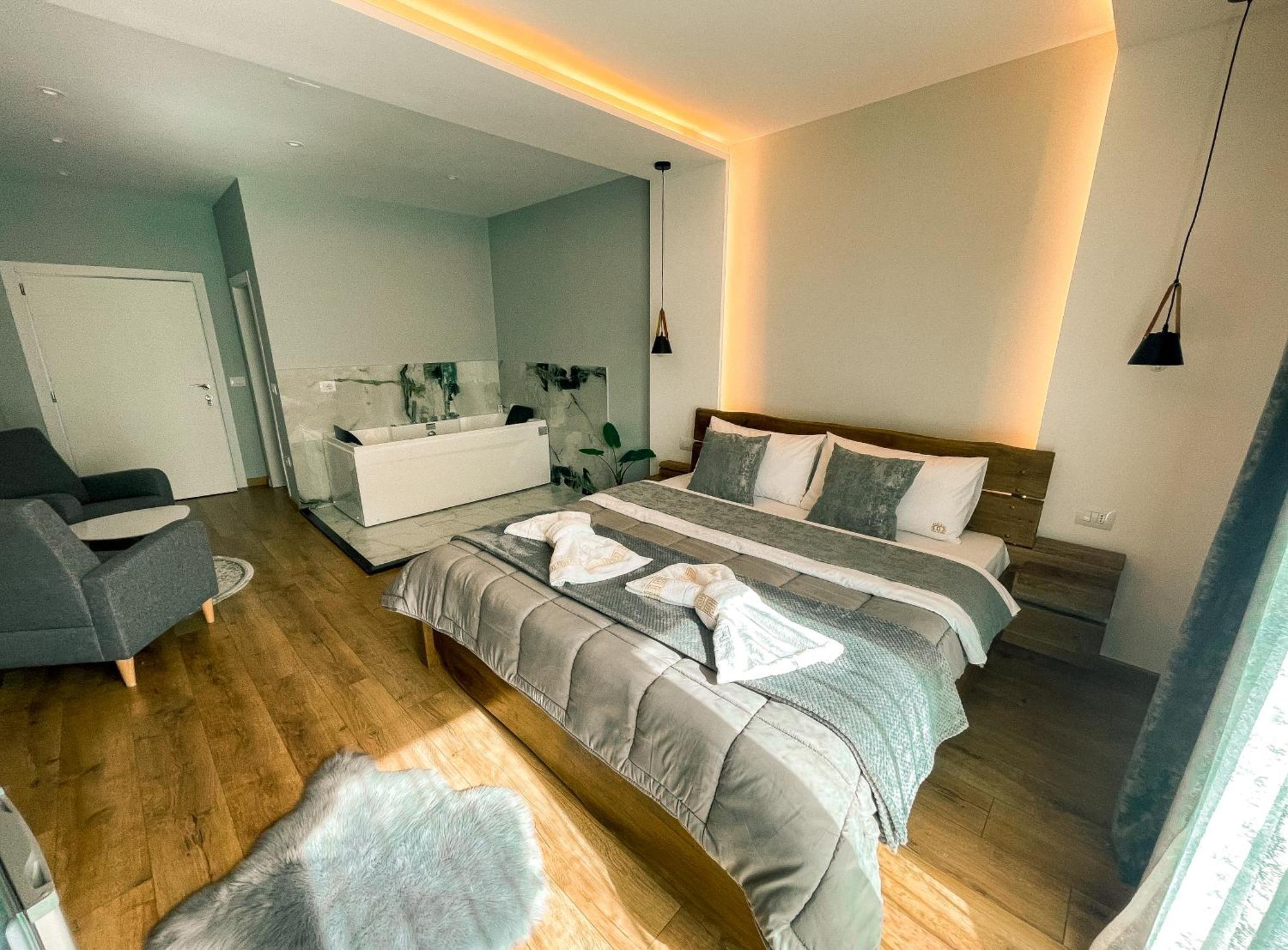 Vila Alpini Razem ภายนอก รูปภาพ
