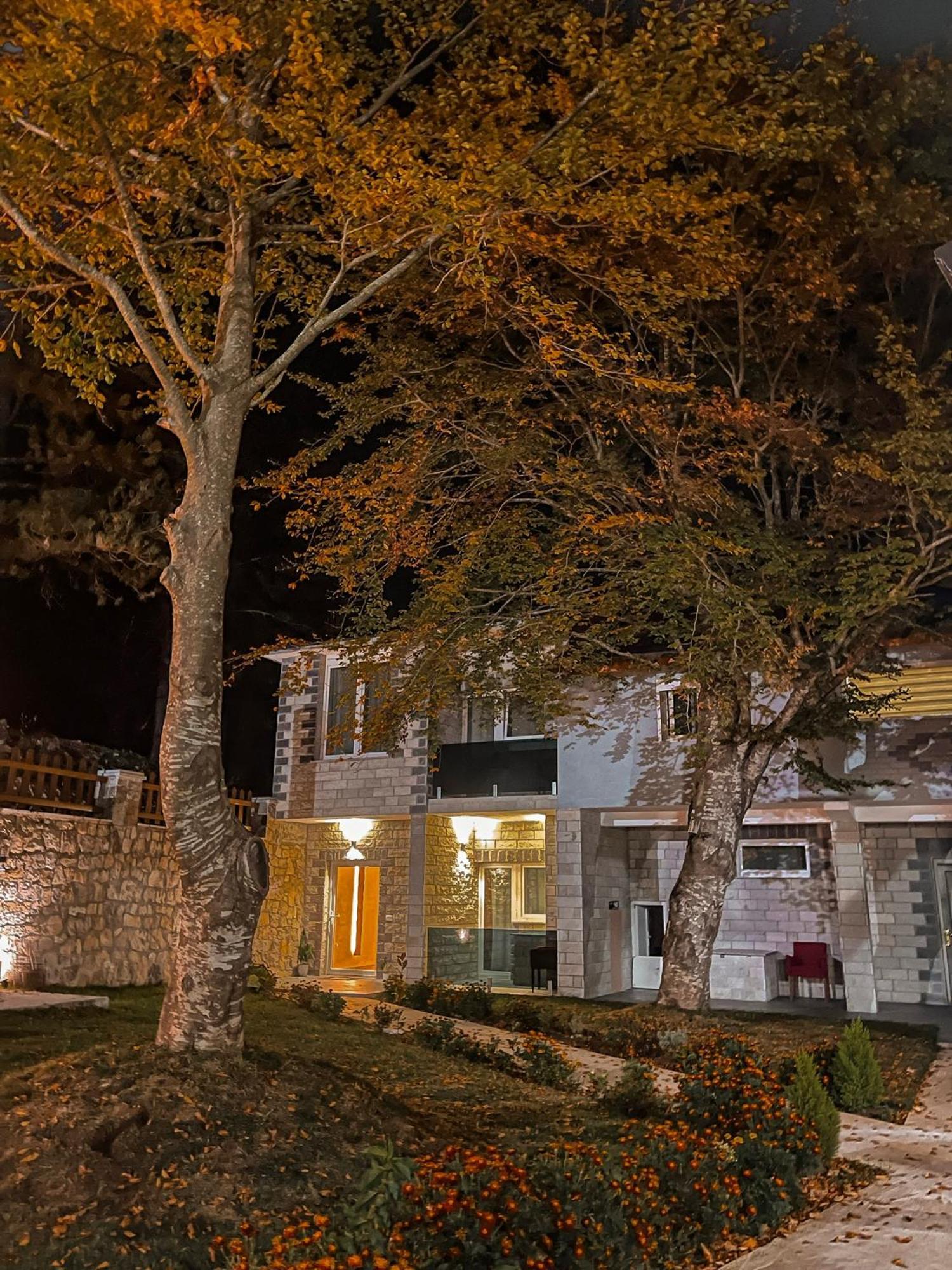 Vila Alpini Razem ภายนอก รูปภาพ