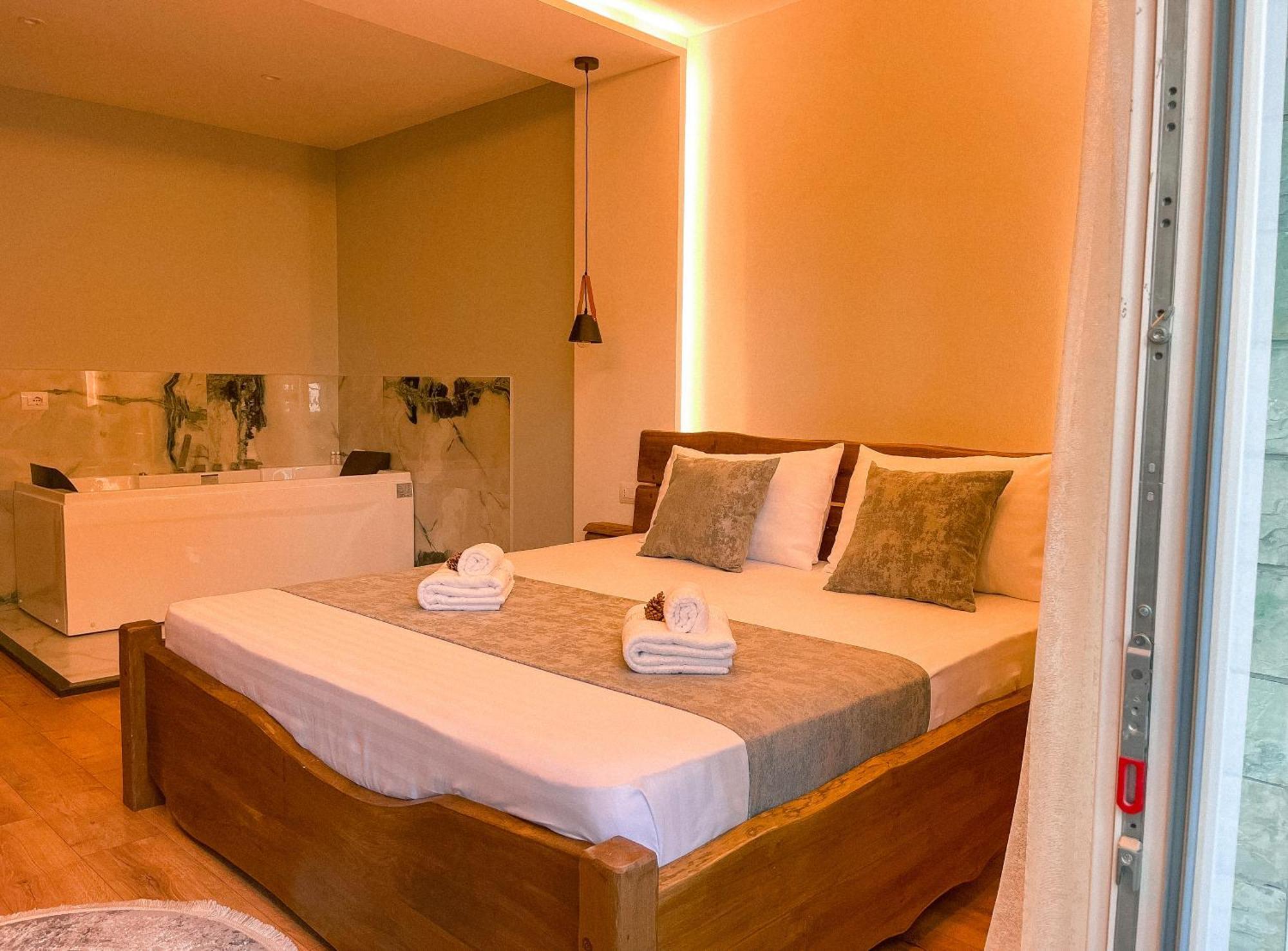Vila Alpini Razem ภายนอก รูปภาพ