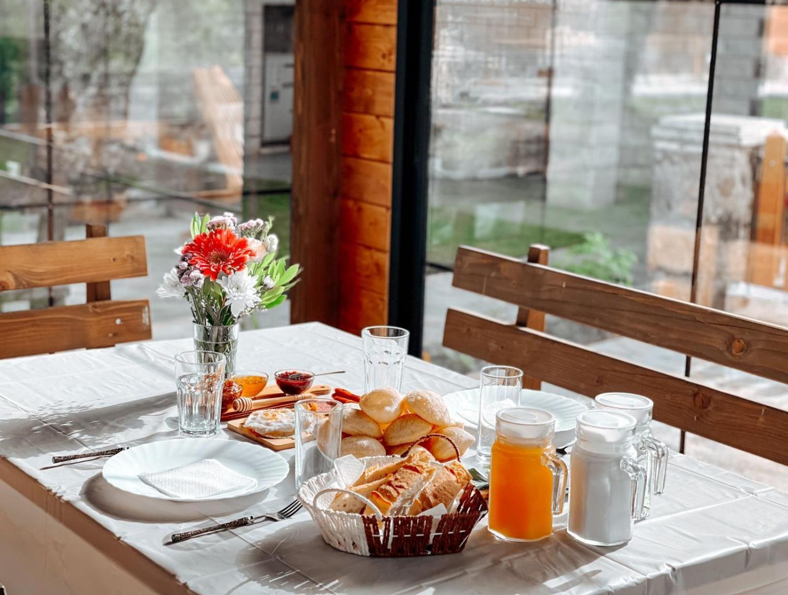 Vila Alpini Razem ภายนอก รูปภาพ