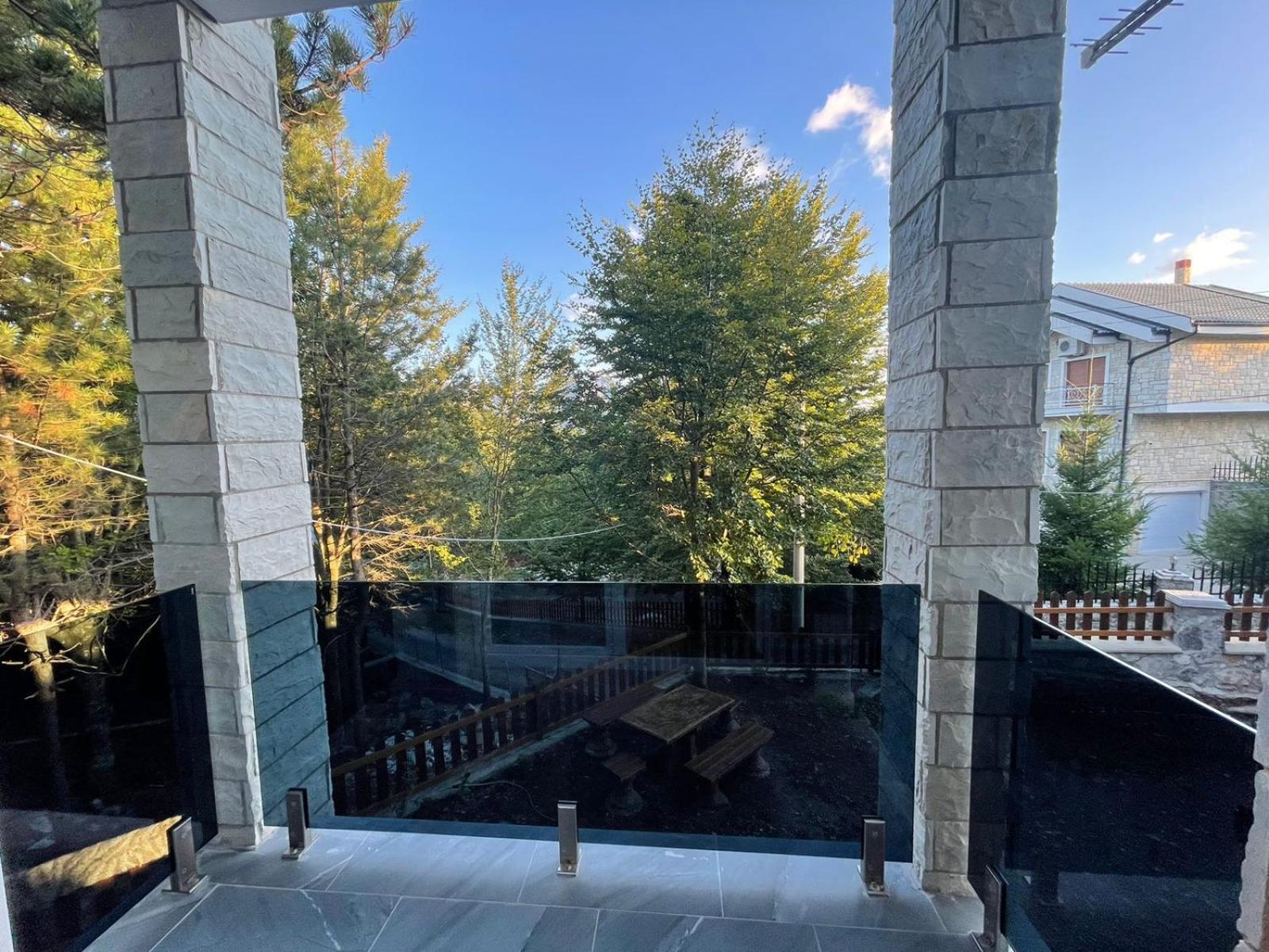 Vila Alpini Razem ภายนอก รูปภาพ